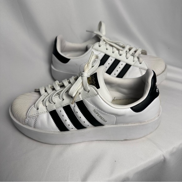 Adidas Superstar White with Black Stripes and Gold Label women’s size 7 - Picture 1 of 9